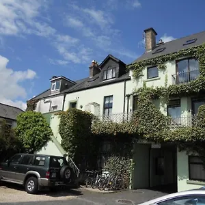 Apartment Crescent Close 